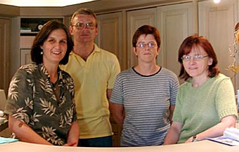 v.li. TI-Leiterin Anne Baumeister M.A., Ewald Müller, Rita Iglhaut und Lisa Baumann das Team der Tourist-Info Neukirchen b. Hl. Blut